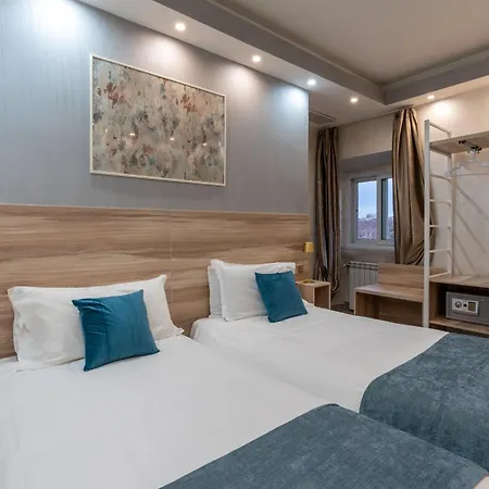 Leone D'oro - Close To Piazza Vittorio